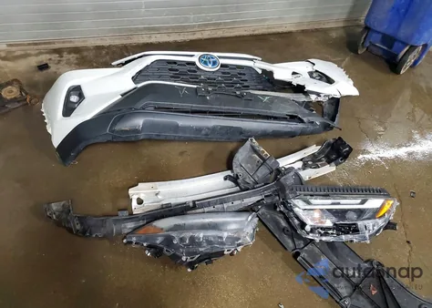 2022 Toyota Rav4 Xle Premium z USA, uszkodzony, nr VIN JTMB6RFV9ND530062